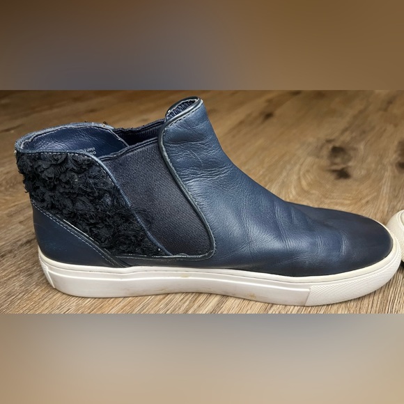 Tory Burch Rosette High Top Sneakers Navy Blue Leather Size 9 Ankle Booties - Picture 6 of 15